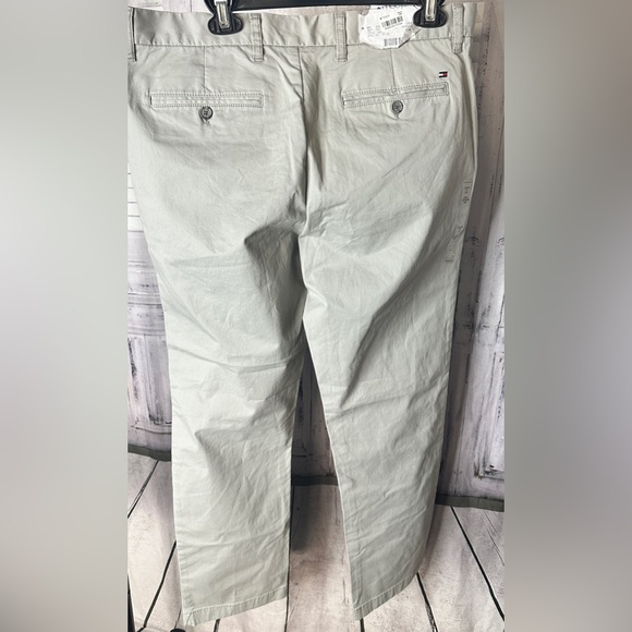 Tommy Hilfiger custom fit straight through hip and thigh. - Picture 6 of 9